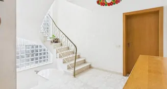 von_poll_real_estate_property_25122104_image_5