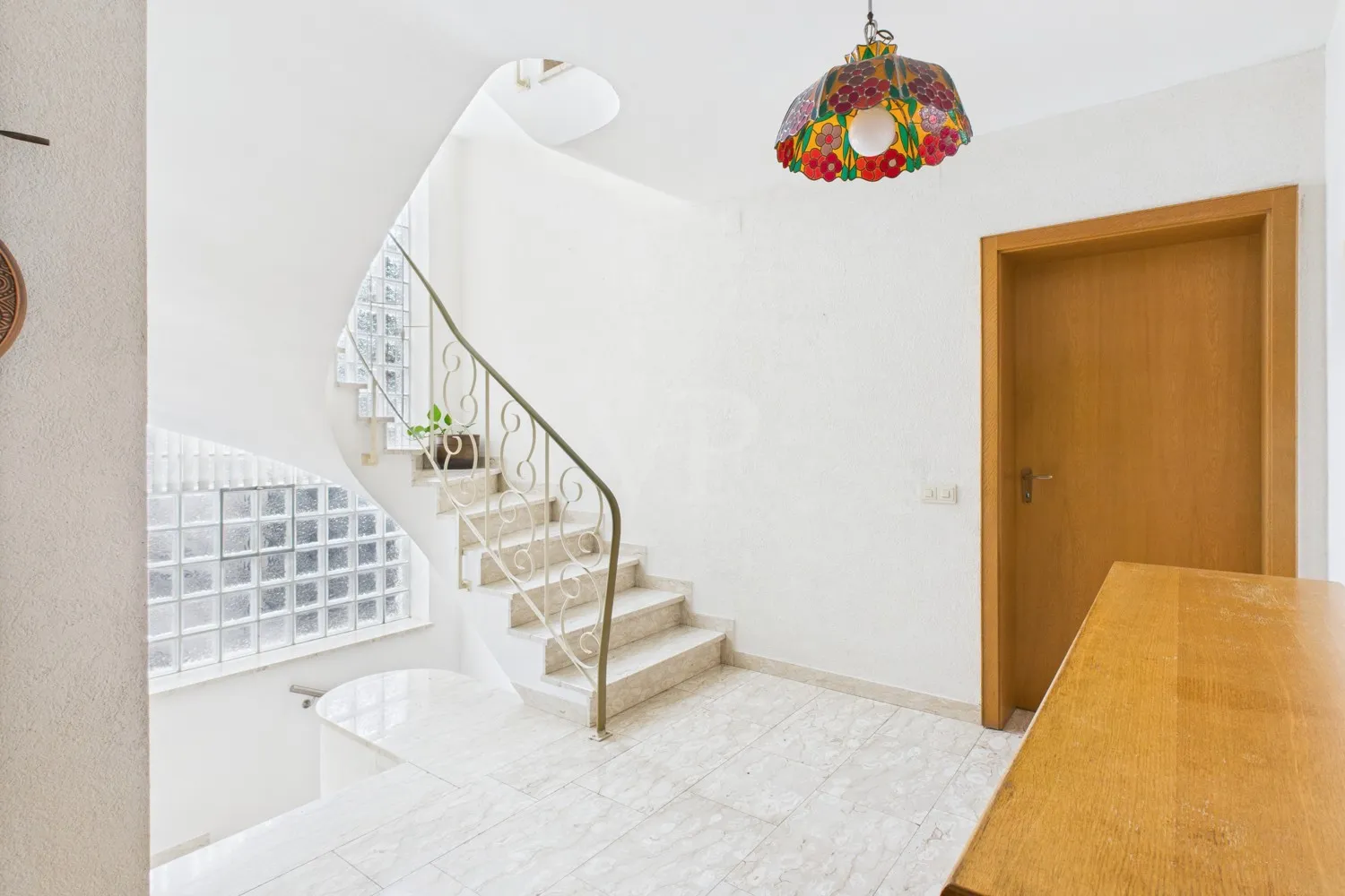 Rengeteg hely az egész családnak - tágas családi ház kilátással a mezőkre