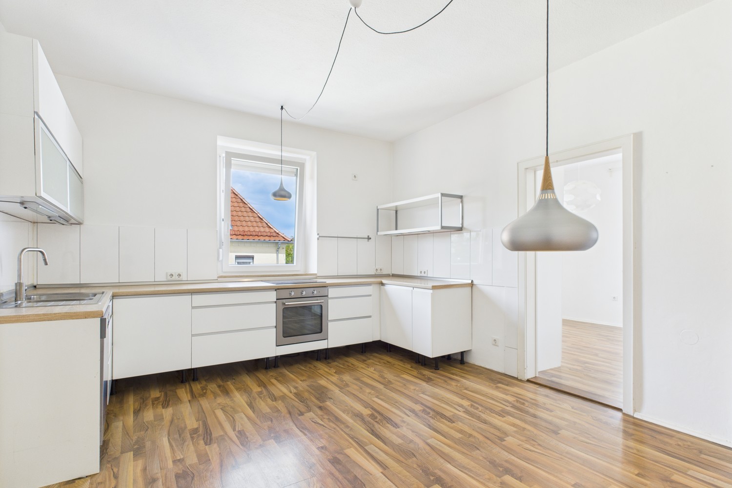 Lichtdurchflutete und moderne 4-Zimmer-Wohnung mit Potential zur Teilung