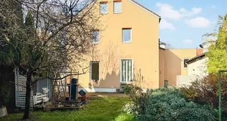 von_poll_real_estate_property_25122003_1_image_1