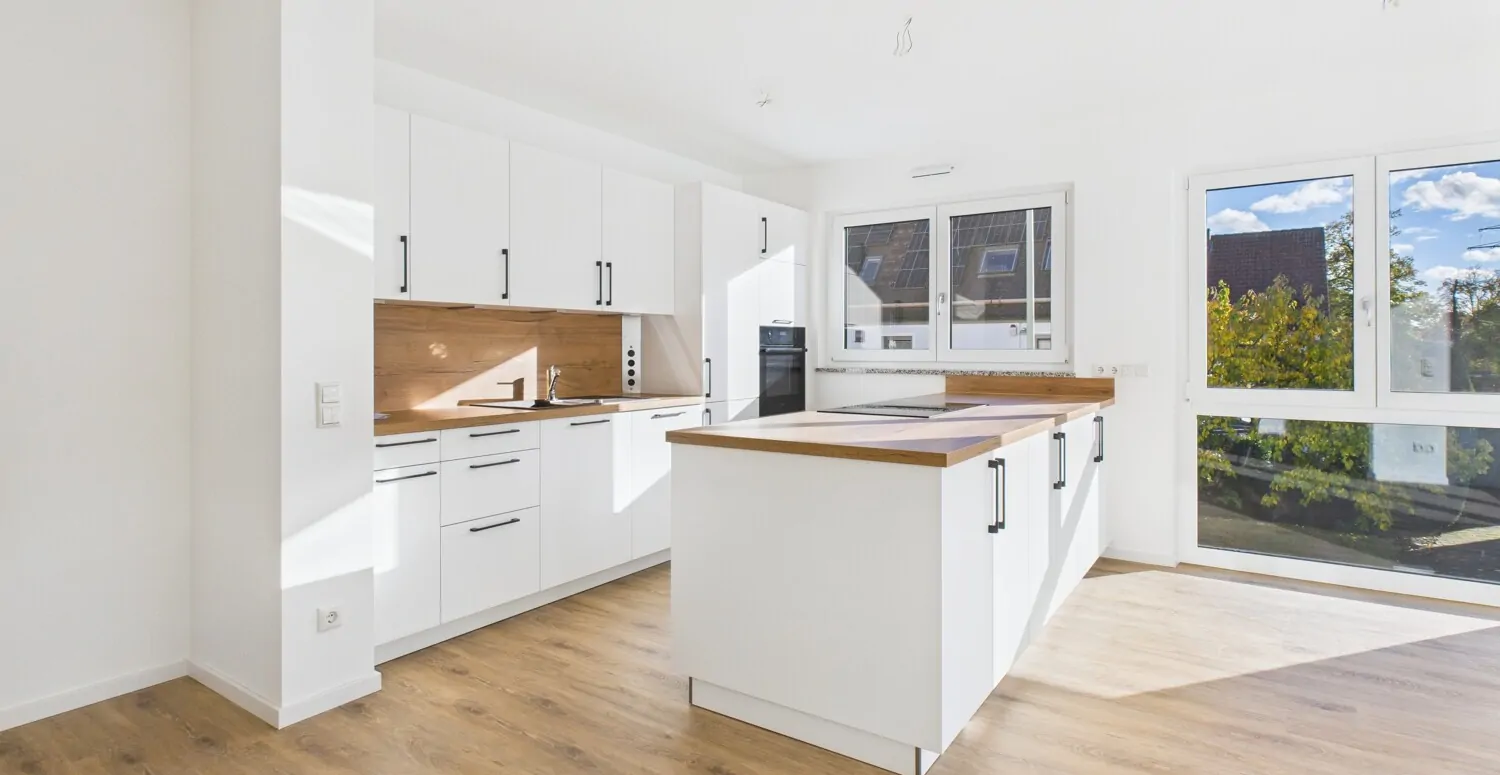 Erstbezug: Offen-gestaltete 2-Zimmer-Wohnung mit Eckbalkon in Leitershofen