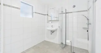 von_poll_real_estate_property_25122103_image_5