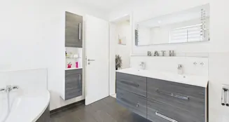 von_poll_real_estate_property_25122123_image_7