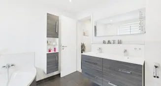 von_poll_real_estate_property_25122123_image_7