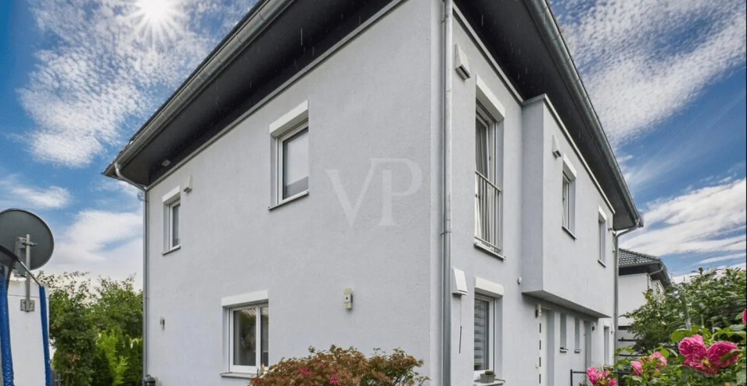 Moderne Doppelhaushälfte in beliebter, ruhiger Lage