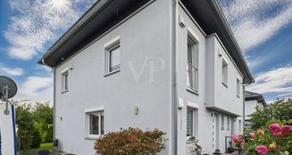 von_poll_real_estate_property_25122123_image_1