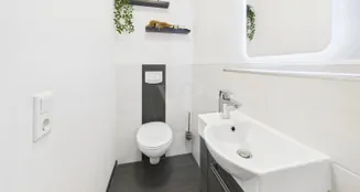 von_poll_real_estate_property_25122123_image_9