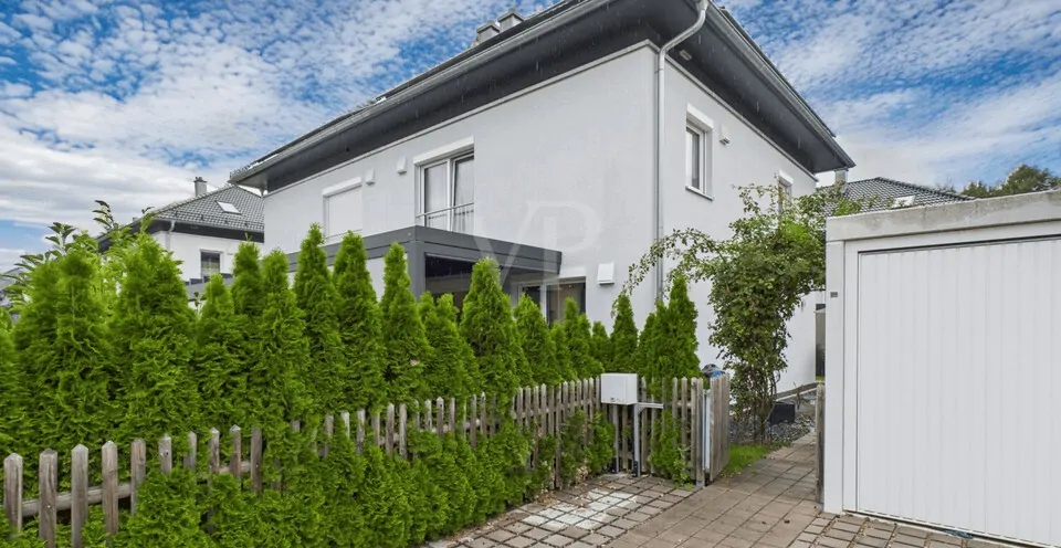 Moderne Doppelhaushälfte in beliebter, ruhiger Lage