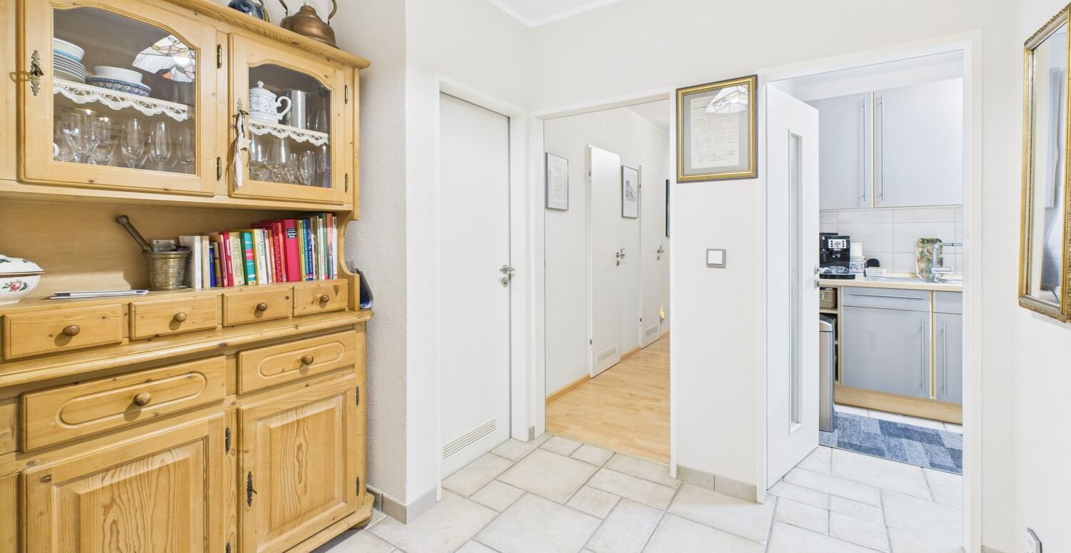 Mitten in Göggingen - 3 Zimmerwohnung mit Wintergarten