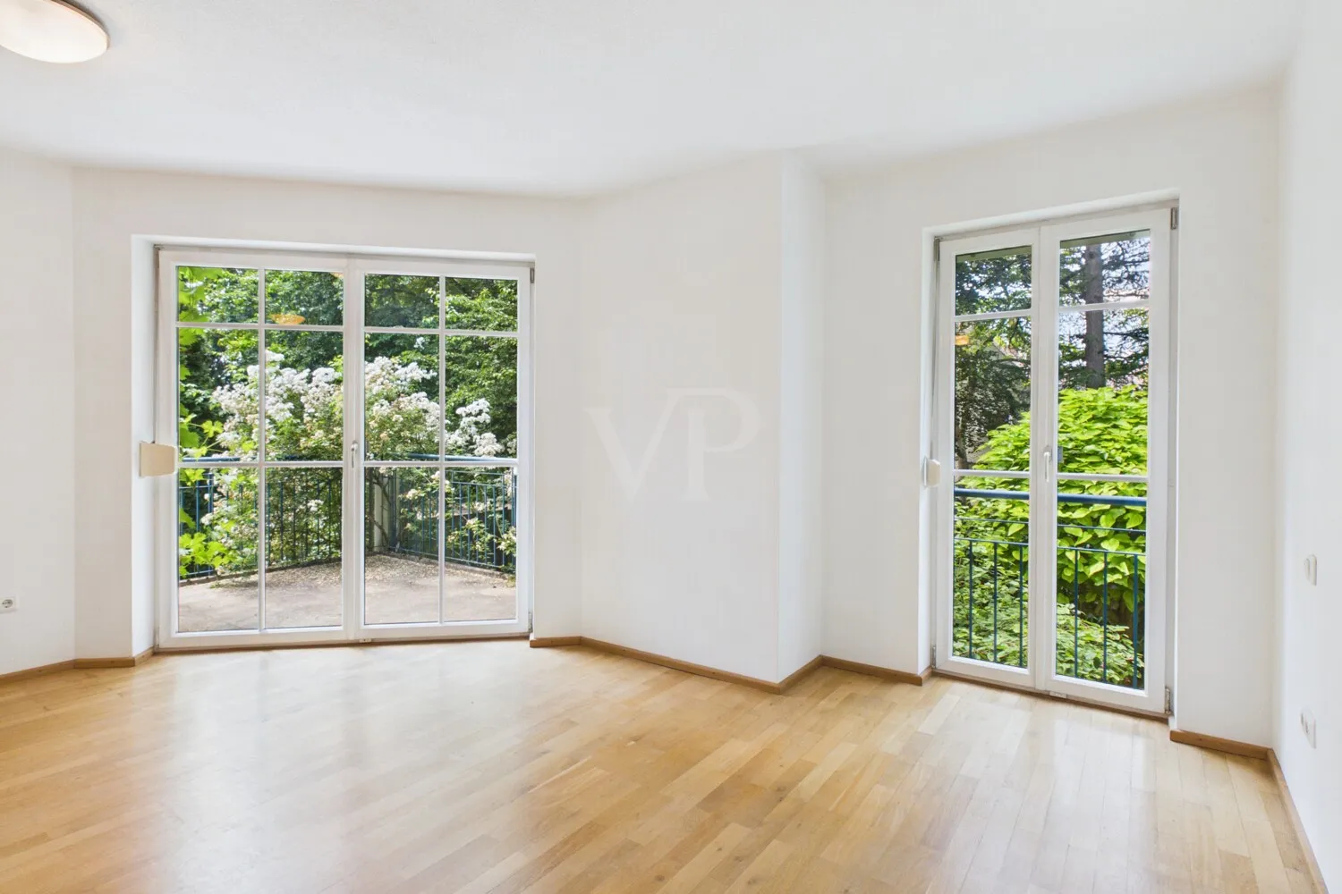 Wohnen im Grünen – Großzügige Doppelhaushälfte mit sechs Zimmern in begehrter Ruhelage von Neusäß