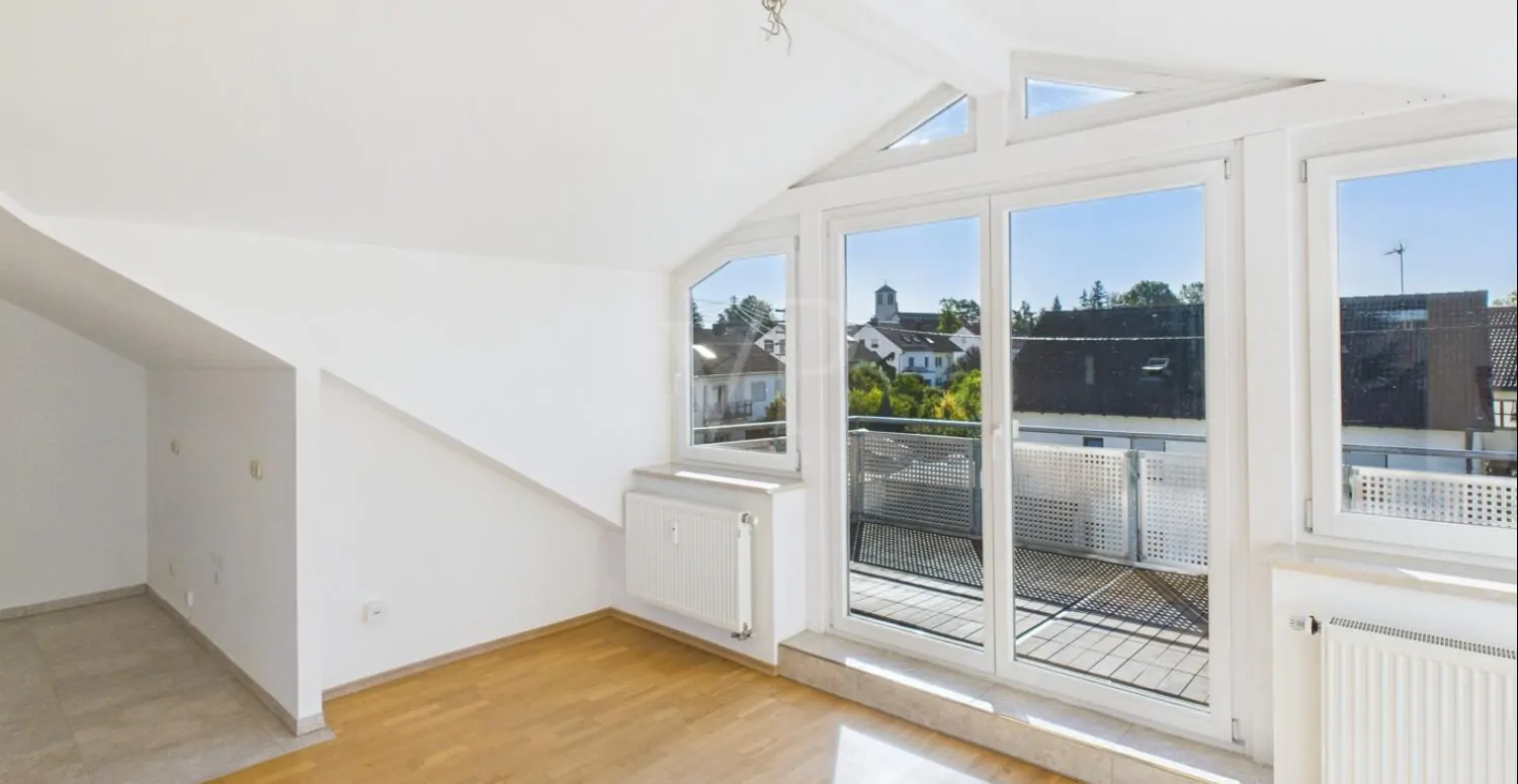 Moderne Dachgeschosswohnung mit sonnigem Südbalkon