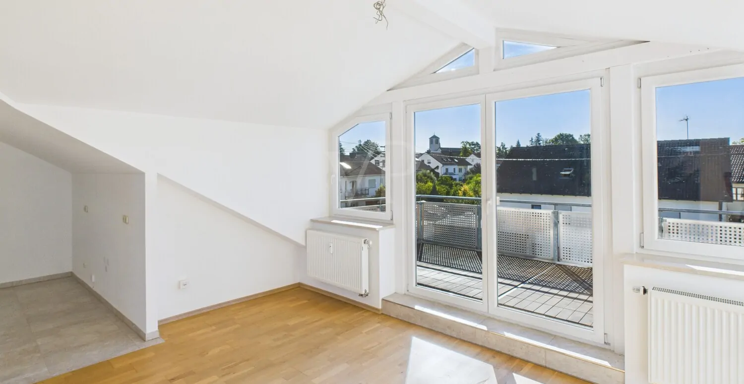 Moderne Dachgeschosswohnung mit sonnigem Südbalkon