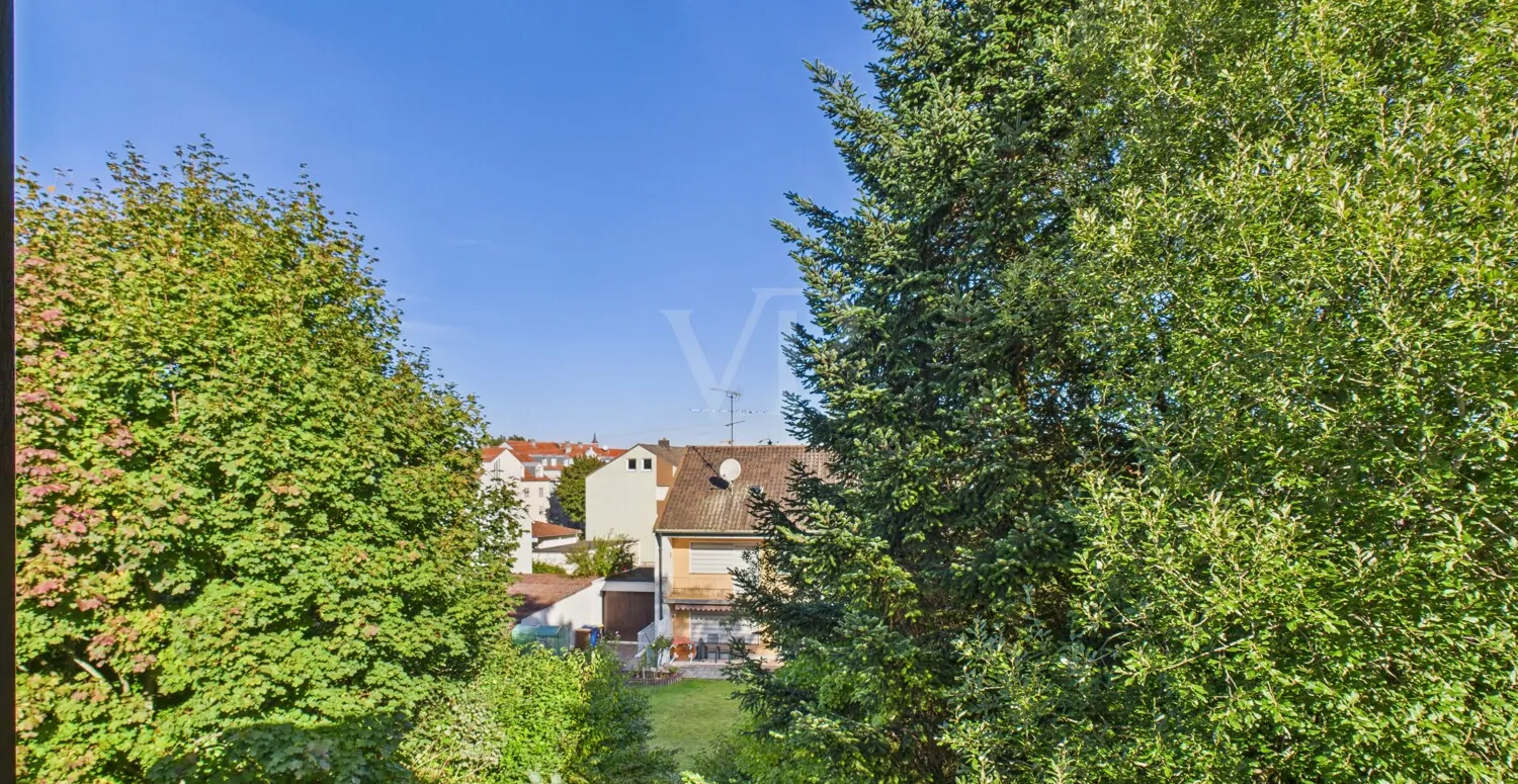 Moderne Dachgeschosswohnung mit sonnigem Südbalkon