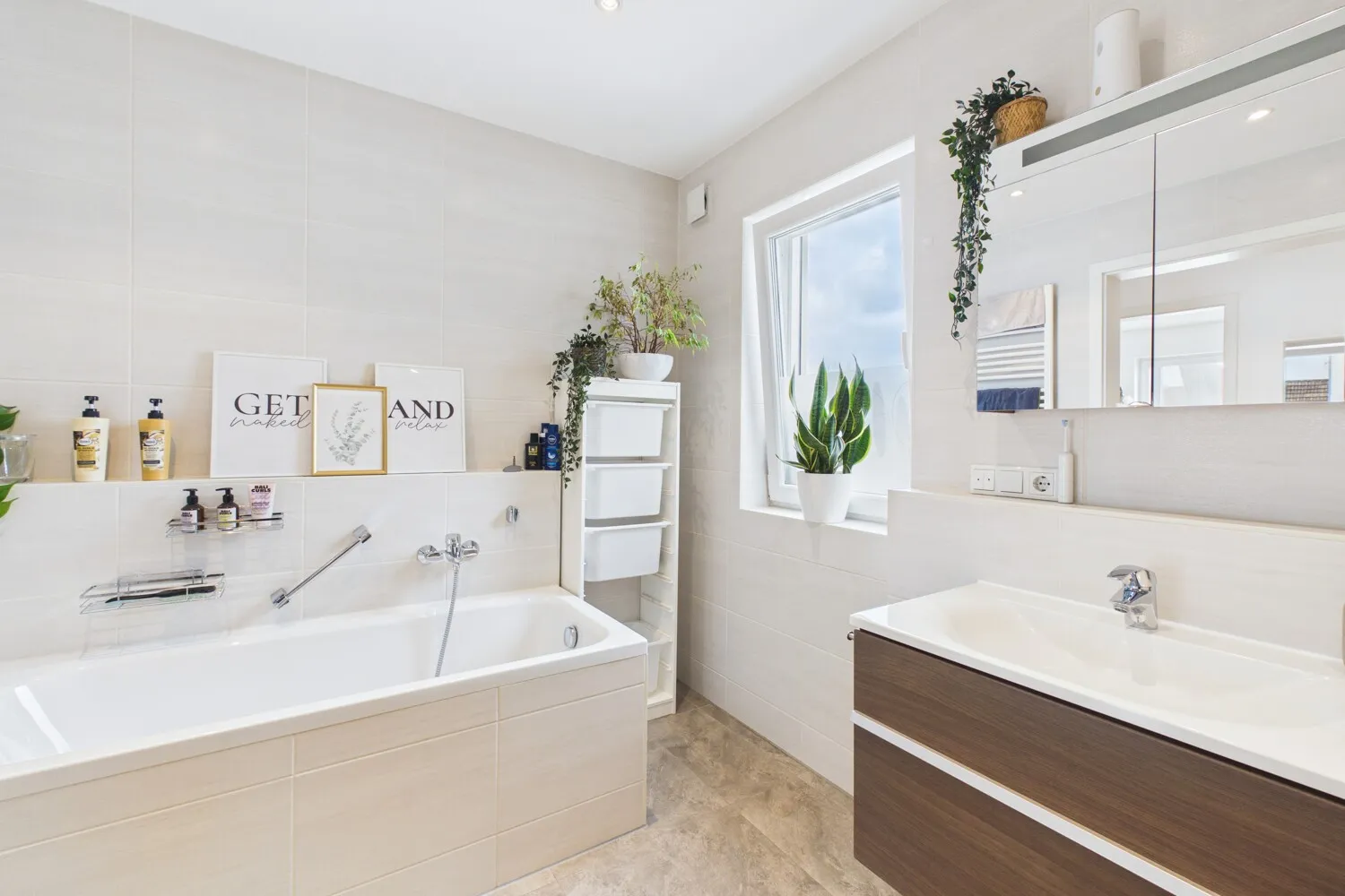 Barrierefreies Penthouse mit energieeffizienter Bauweise und großzügiger Dachterrasse in ruhiger Wohnlage