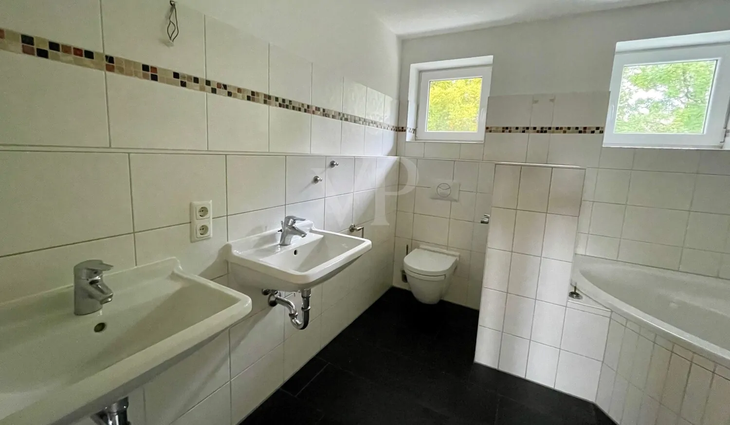 Lichtdurchflutete Maisonette mit Wintergarten und großzügiger Dachterrasse