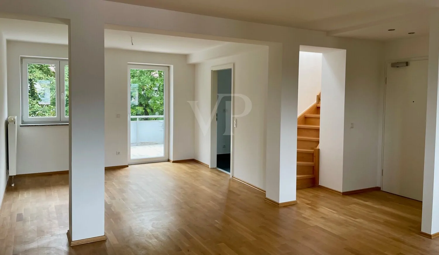 Lichtdurchflutete Maisonette mit Wintergarten und großzügiger Dachterrasse