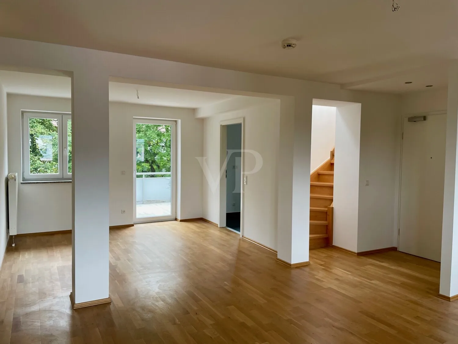 Lichtdurchflutete Maisonette mit Wintergarten und großzügiger Dachterrasse