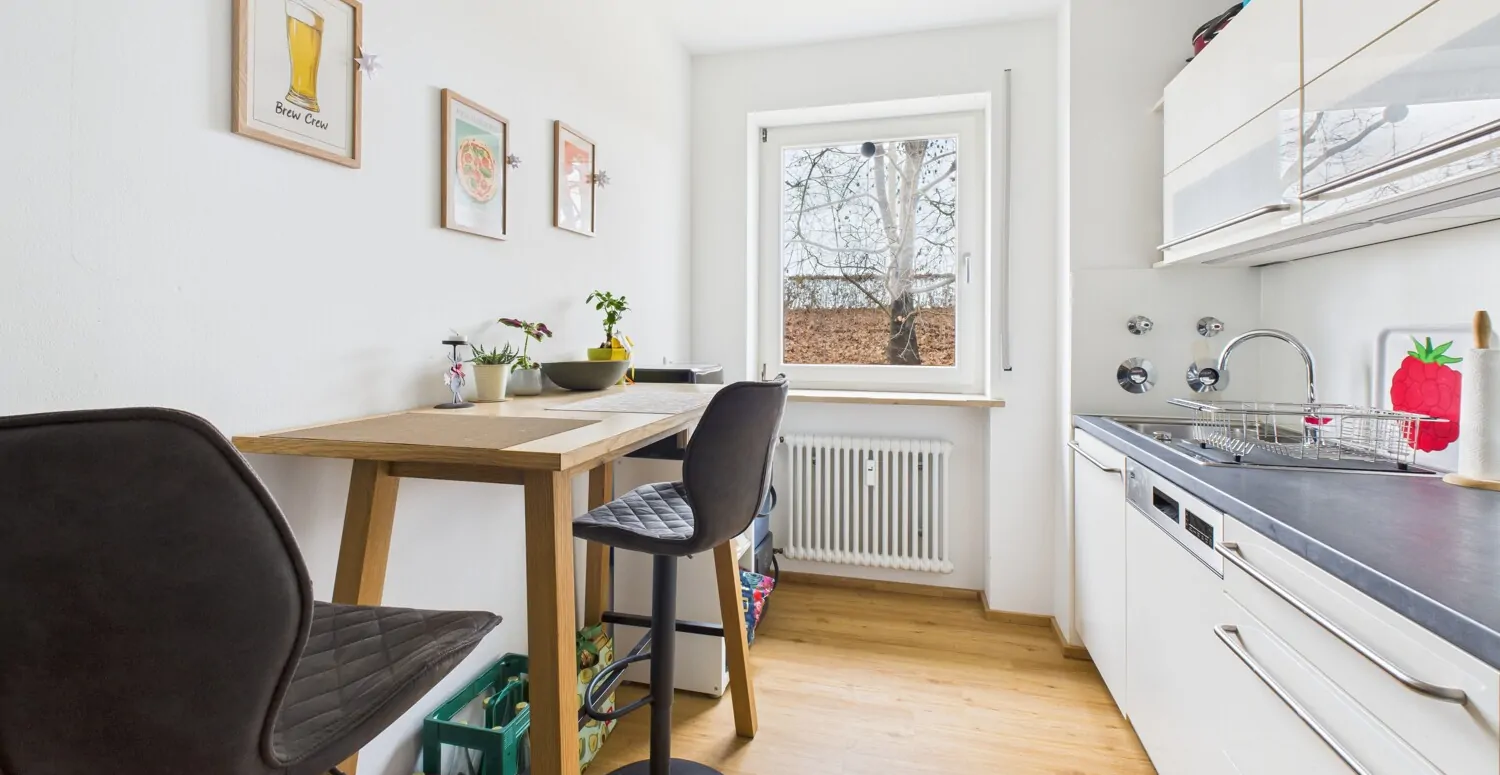 Attraktive Kapitalanlage: Kernsanierte 2-Zimmer-Wohnung mit Tiefgarage