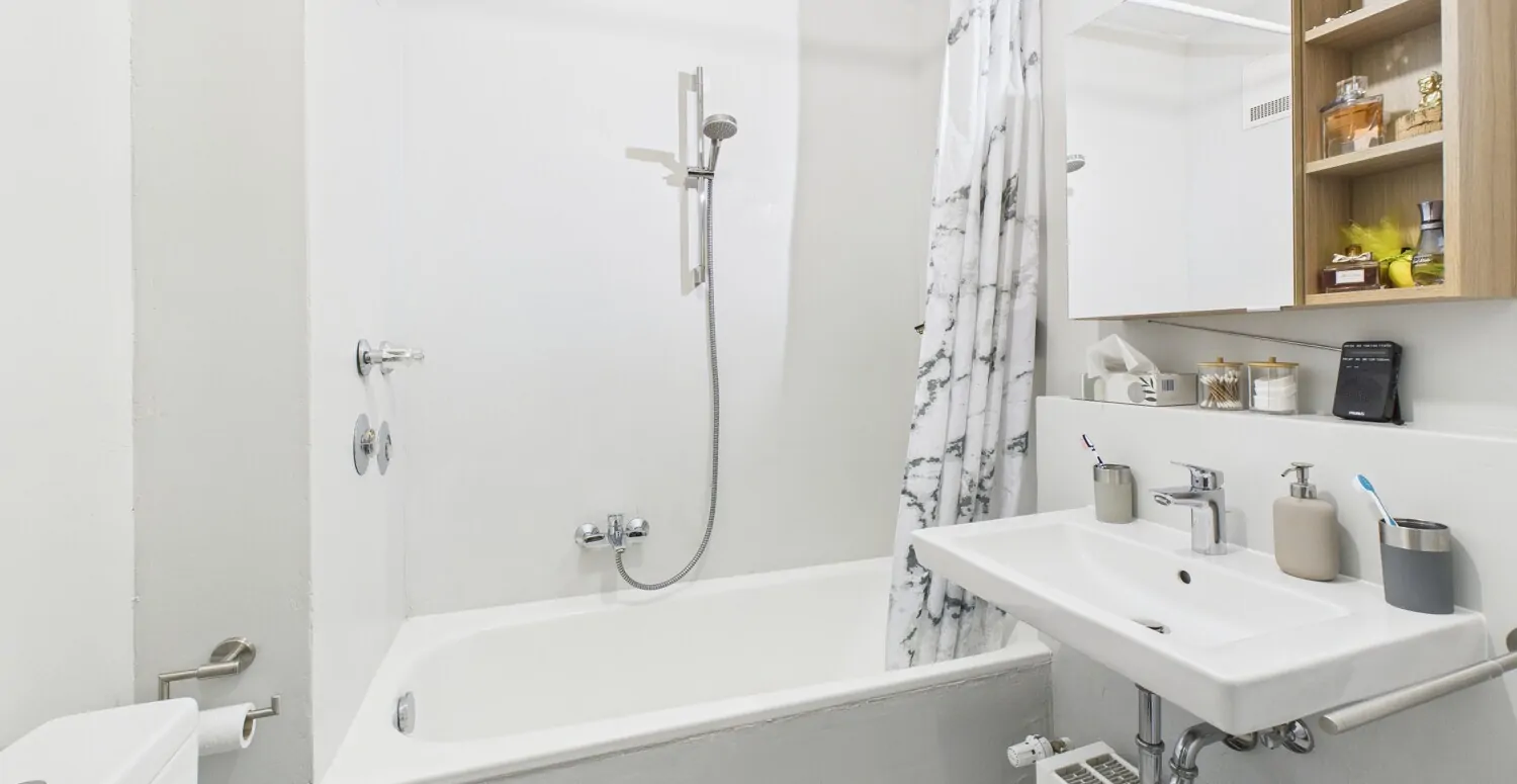 Attraktive Kapitalanlage: Kernsanierte 2-Zimmer-Wohnung mit Tiefgarage