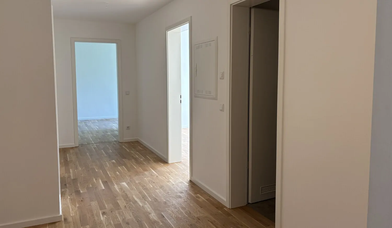 Neuwertige Gartenwohnung mit durchdachter Raumaufteilung