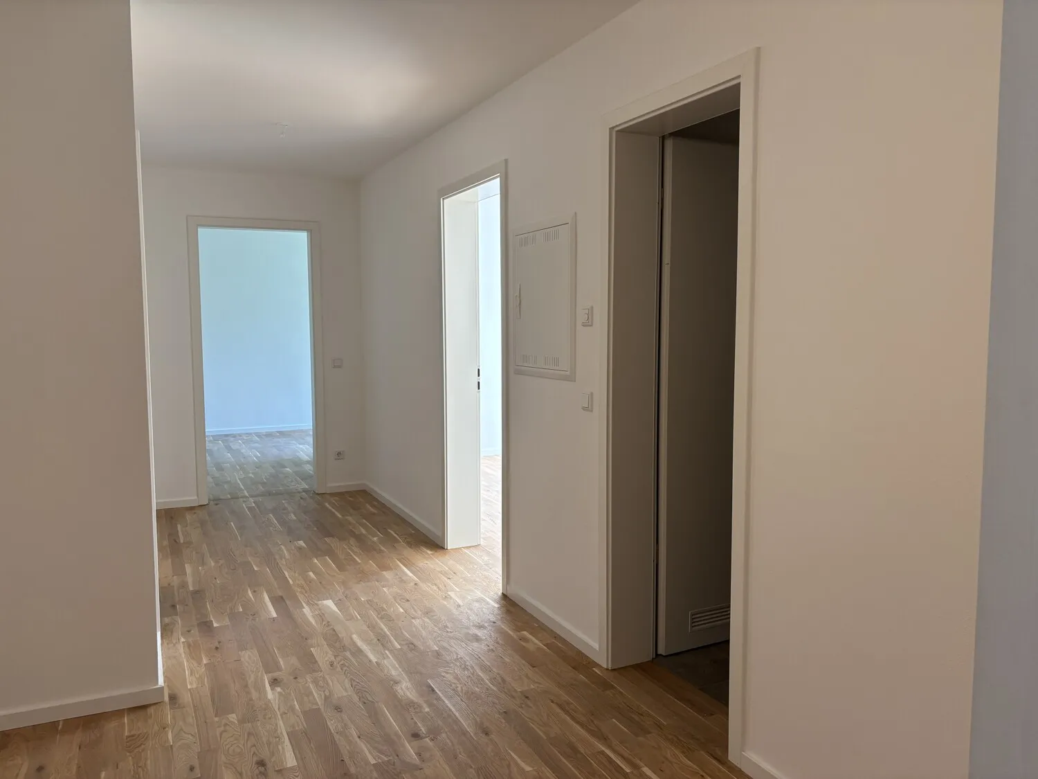 Neuwertige Gartenwohnung mit durchdachter Raumaufteilung