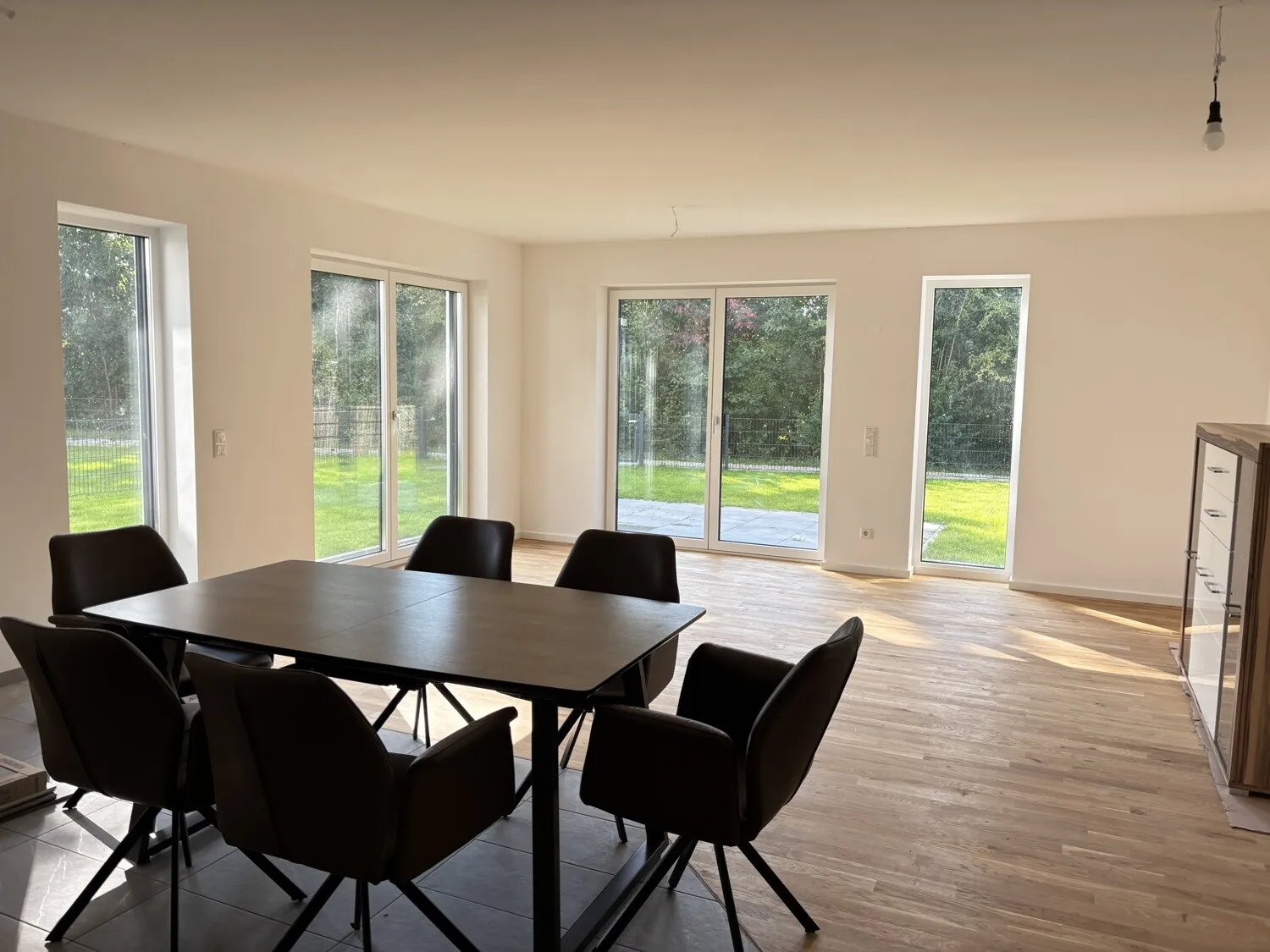 Neuwertige Gartenwohnung mit durchdachter Raumaufteilung