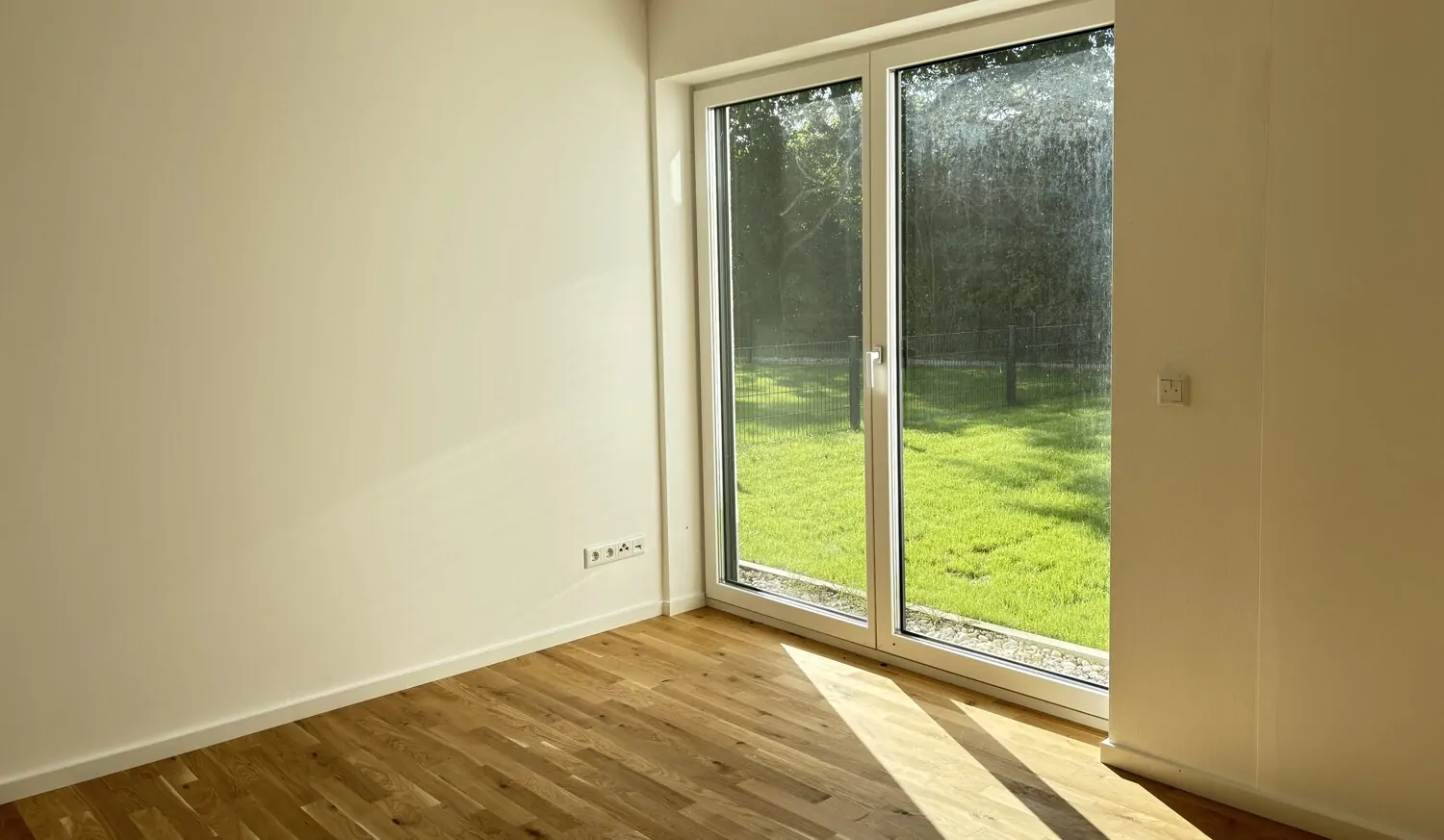 Neuwertige Gartenwohnung mit durchdachter Raumaufteilung