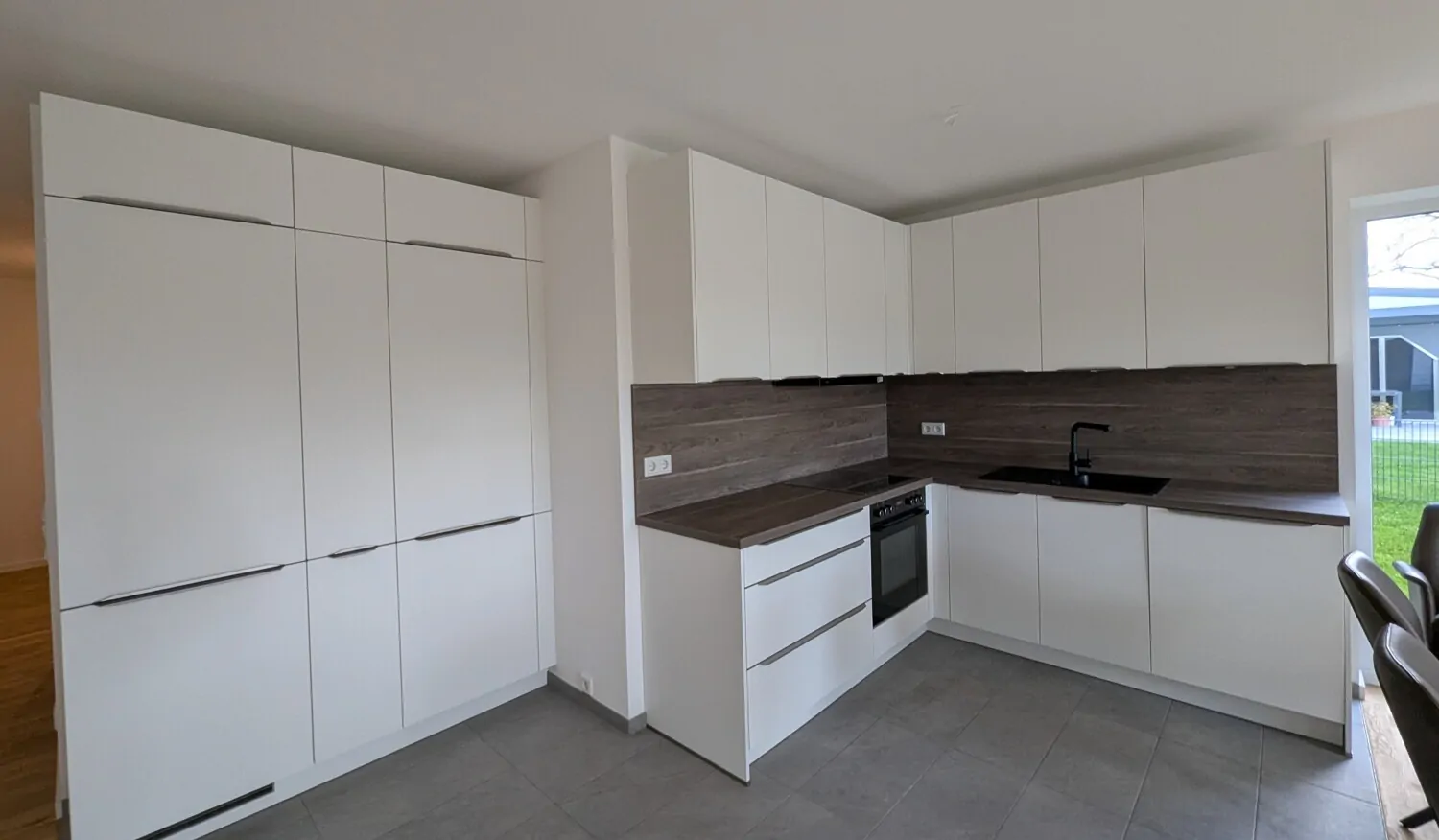 Neuwertige Gartenwohnung mit durchdachter Raumaufteilung