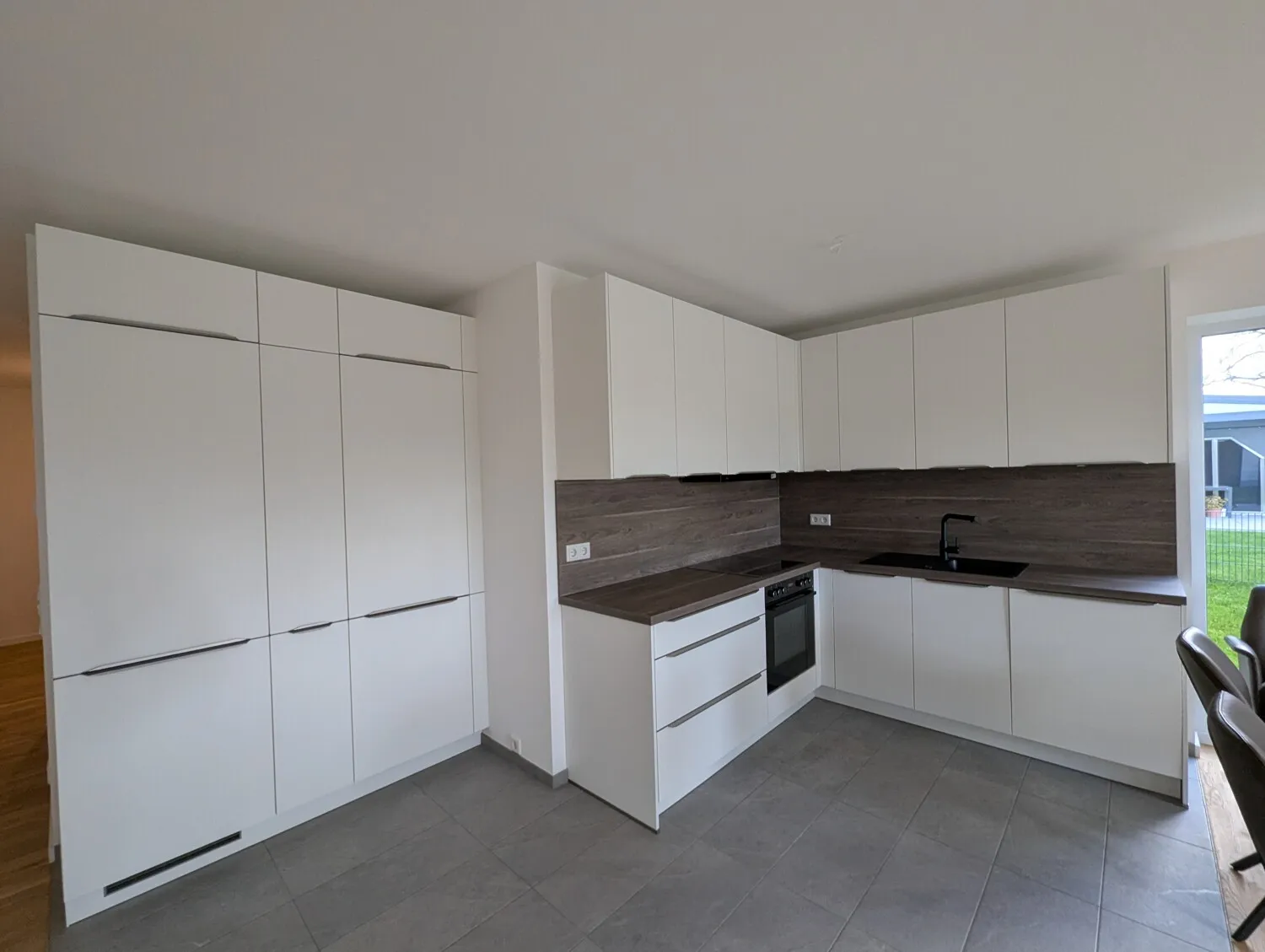 Neuwertige Gartenwohnung mit durchdachter Raumaufteilung