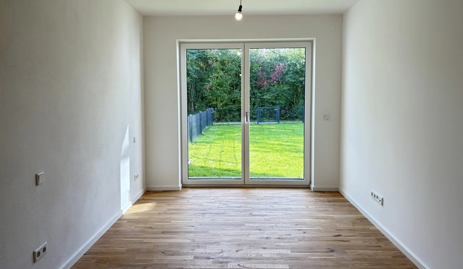 Neuwertige Gartenwohnung mit durchdachter Raumaufteilung