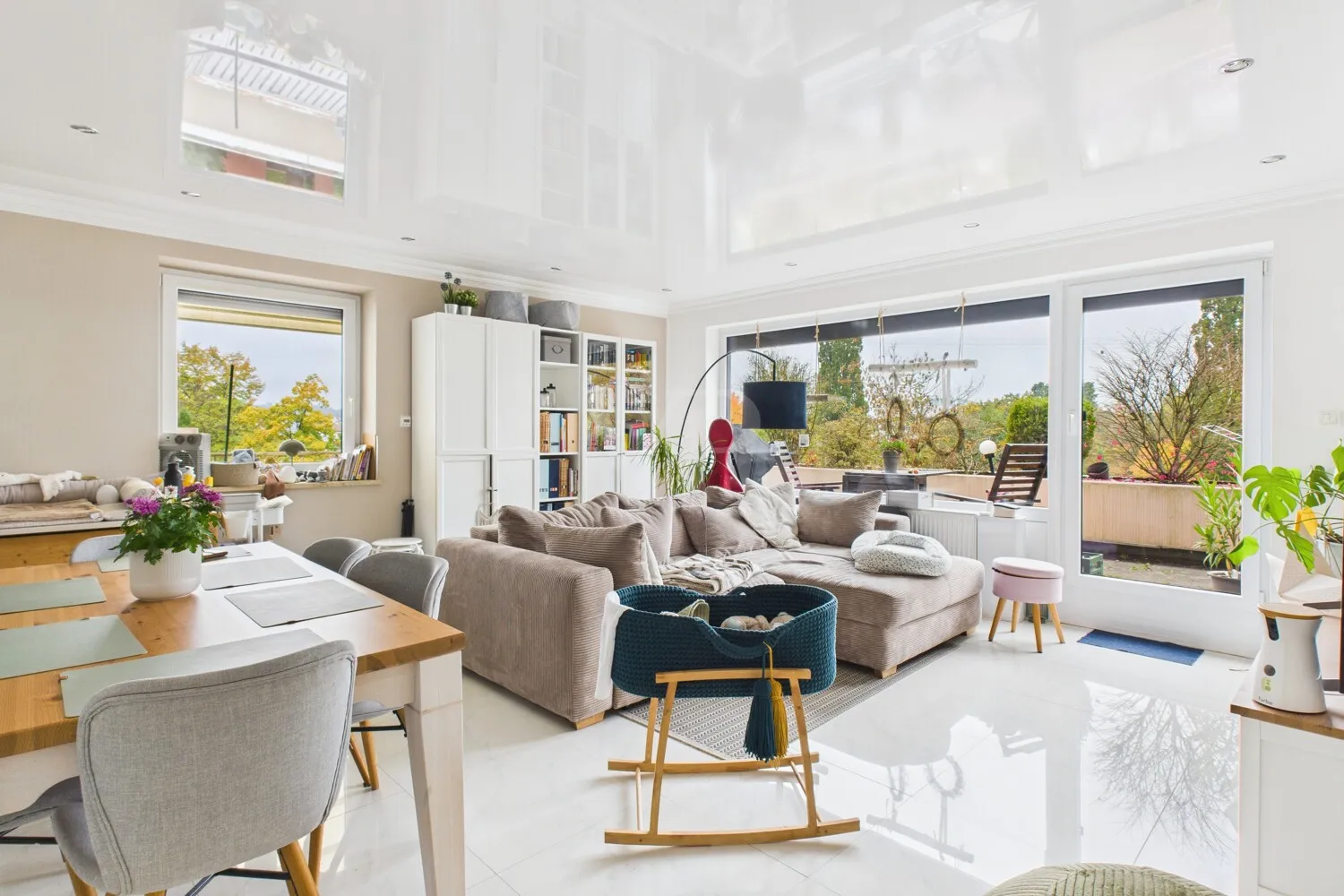 Elegant Wohnen über den Dächern von Neusäß – sofort bezugsbereit