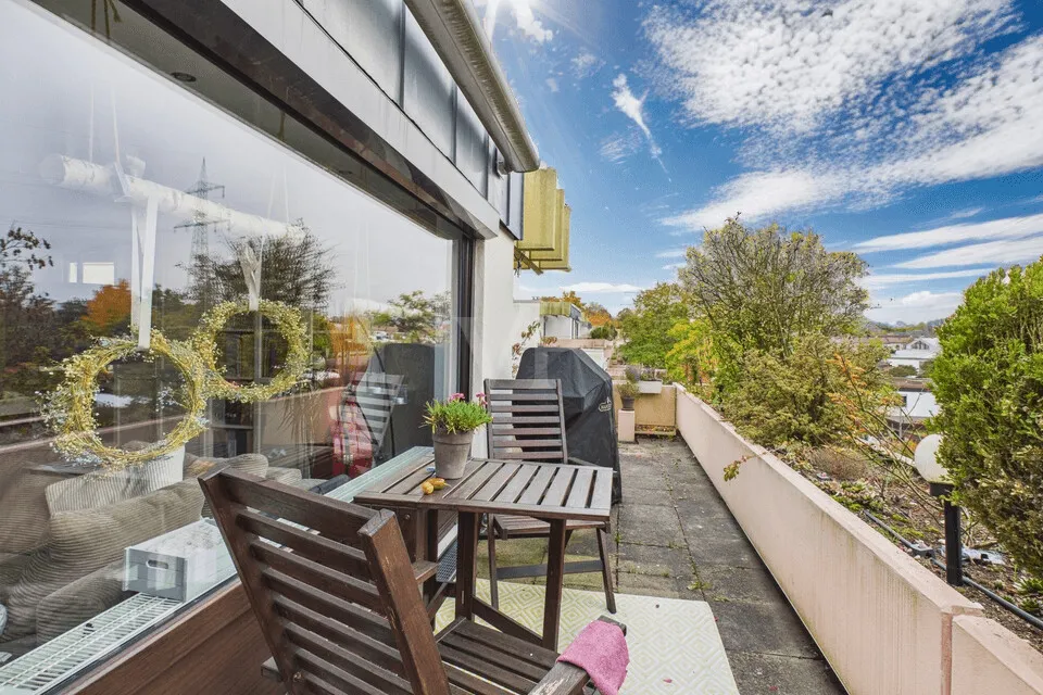 Elegant Wohnen über den Dächern von Neusäß – sofort bezugsbereit