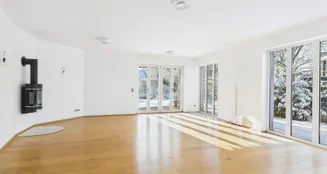 von_poll_real_estate_property_26122007_image_2