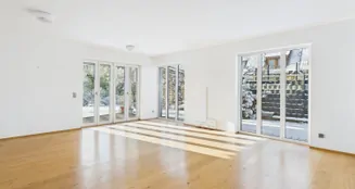 von_poll_real_estate_property_26122007_image_4