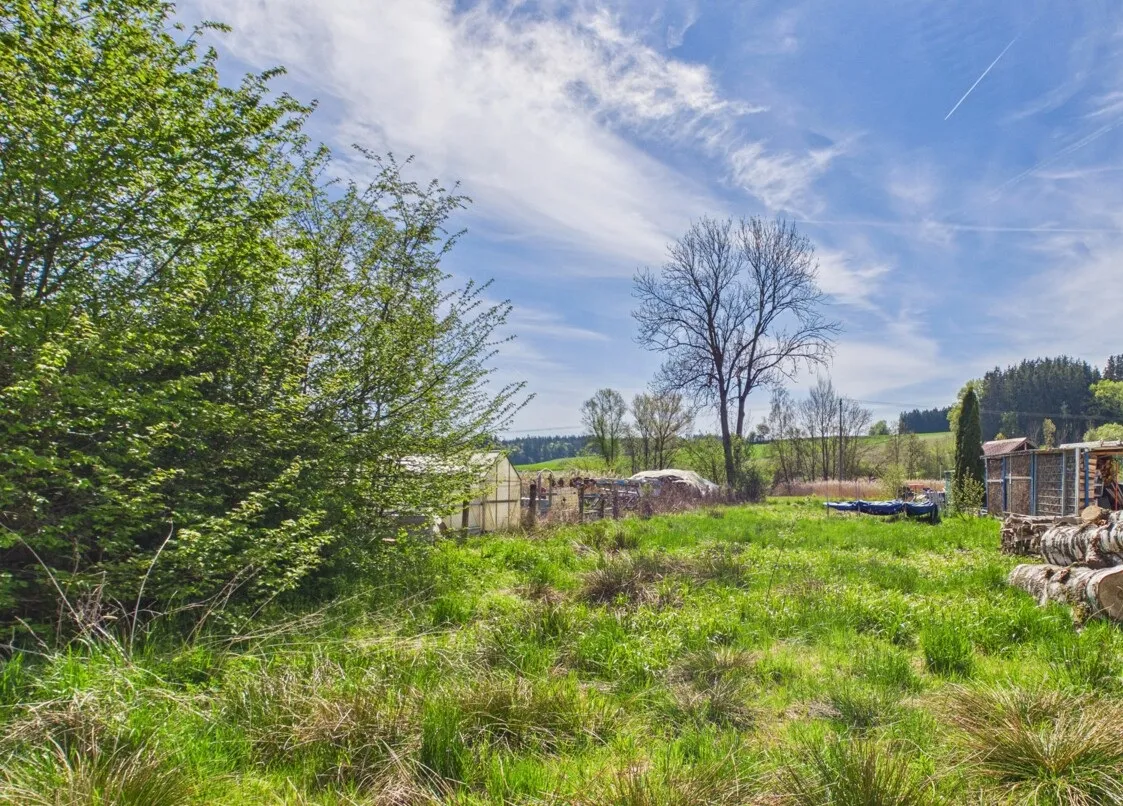 Spacious plot of land in the second row with unobstructed views