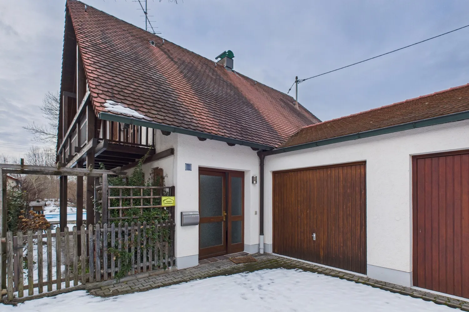 Reserviert: Familienfreundliches Einfamilienhaus mit Südterrasse, Garten und Pool