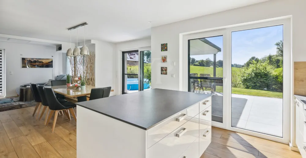 Autark, neuwertig und einzugsbereit!