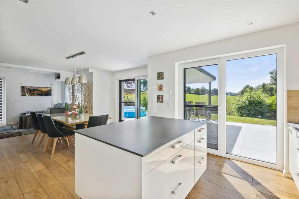 RESERVIERT: Modern, neuwertig und sofort einzugsbereit!