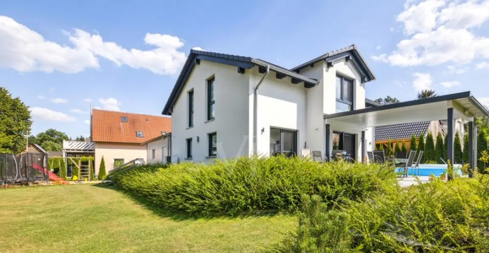 Autark, neuwertig und einzugsbereit!