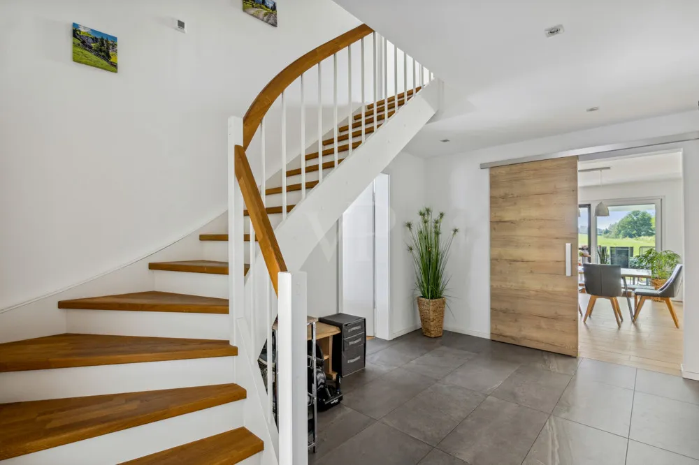 RESERVIERT: Modern, neuwertig und sofort einzugsbereit!