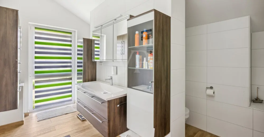 Autark, neuwertig und einzugsbereit!