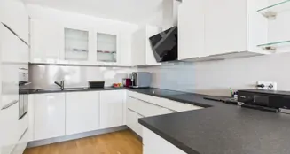 von_poll_real_estate_property_26122008_image_4