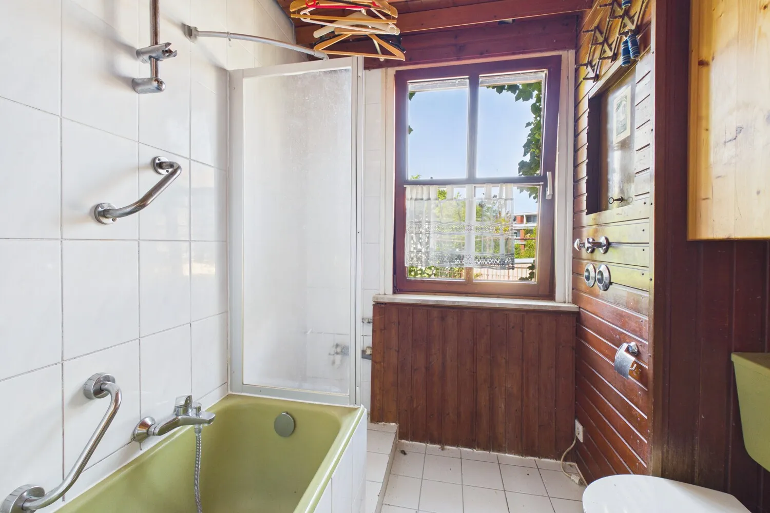 Urbanes Leben am Schäfflerbach mit Balkon und Gestaltungspotenzial