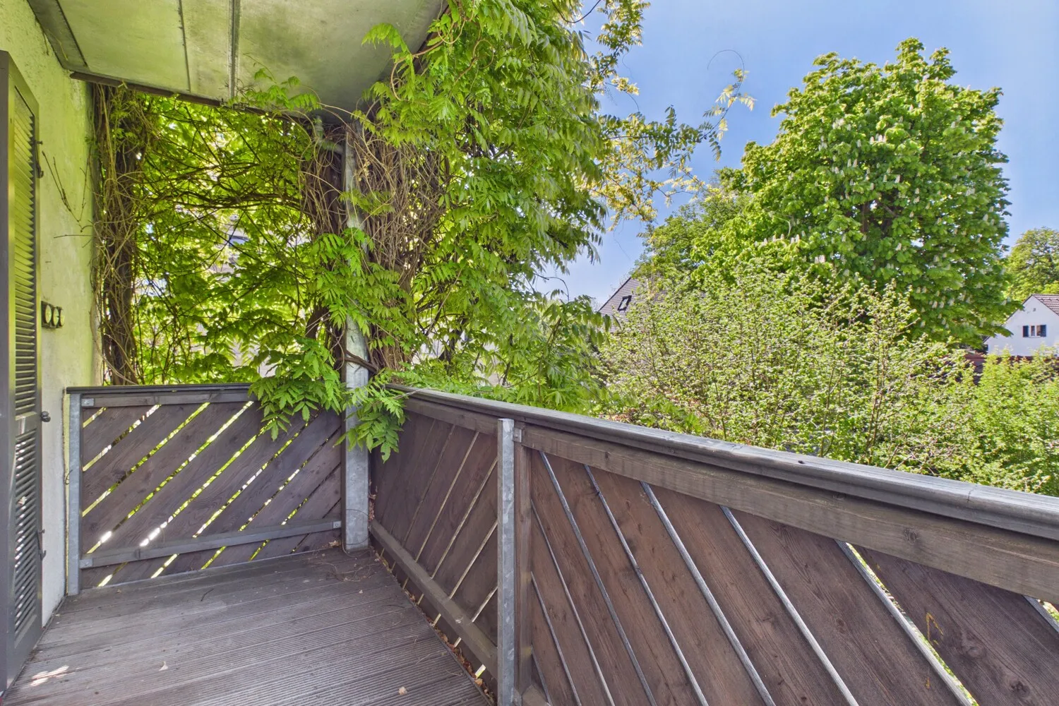 Urbanes Leben am Schäfflerbach mit Balkon und Gestaltungspotenzial