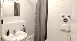 von_poll_real_estate_property_26122004_image_2