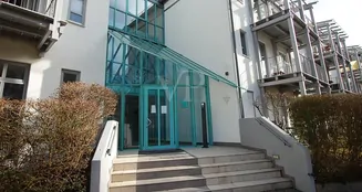 von_poll_real_estate_property_26122004_image_1