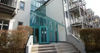 von_poll_real_estate_property_26122004_image_1