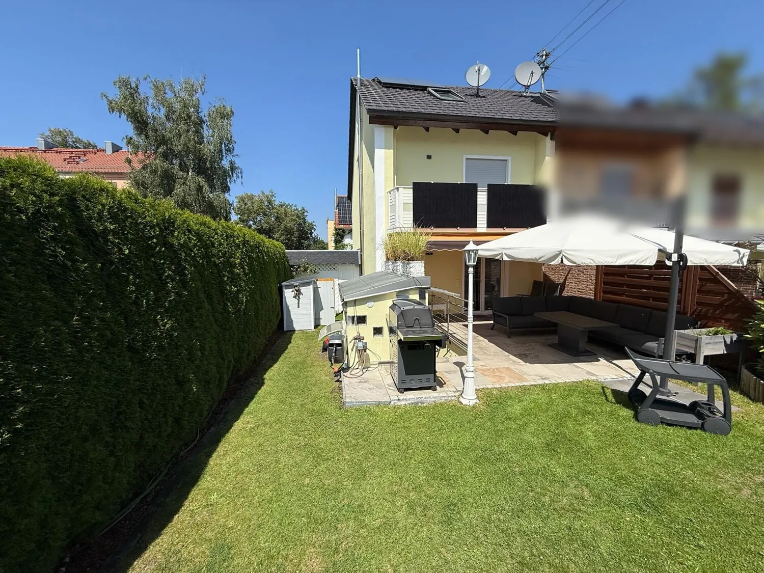 Modernisiertes Reiheneckhaus mit Kamin, Garten und hoher Wohnqualität