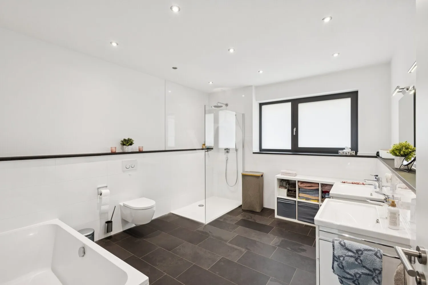 RESERVIERT: Elegantes Wohnen in begehrter Lage – Architektur, Licht und Raum in perfekter Harmonie