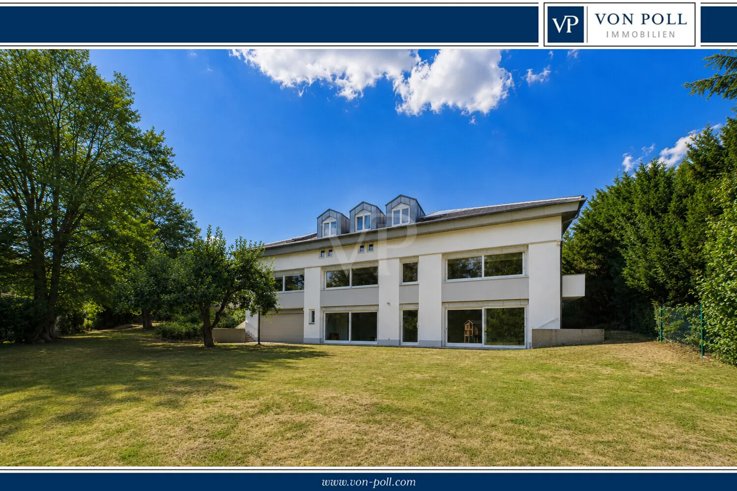 Repräsentative Villa mit parkähnlichem Grundstück am Kobelhang